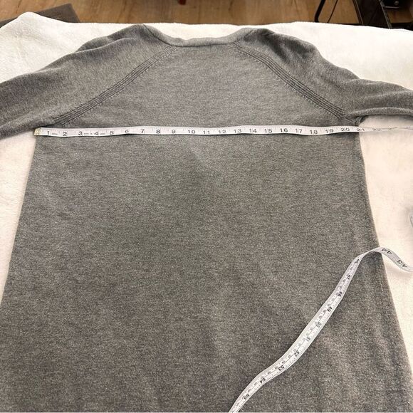 GAP gray button down cardigan size M - Picture 9 of 9